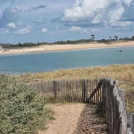 La Baie De La Tranquillitee *